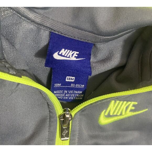Boys Sz 18 Months Gray Full Zip Lightweight Logo Athletic Jacket Pockets NIKE - Picture 2 of 3